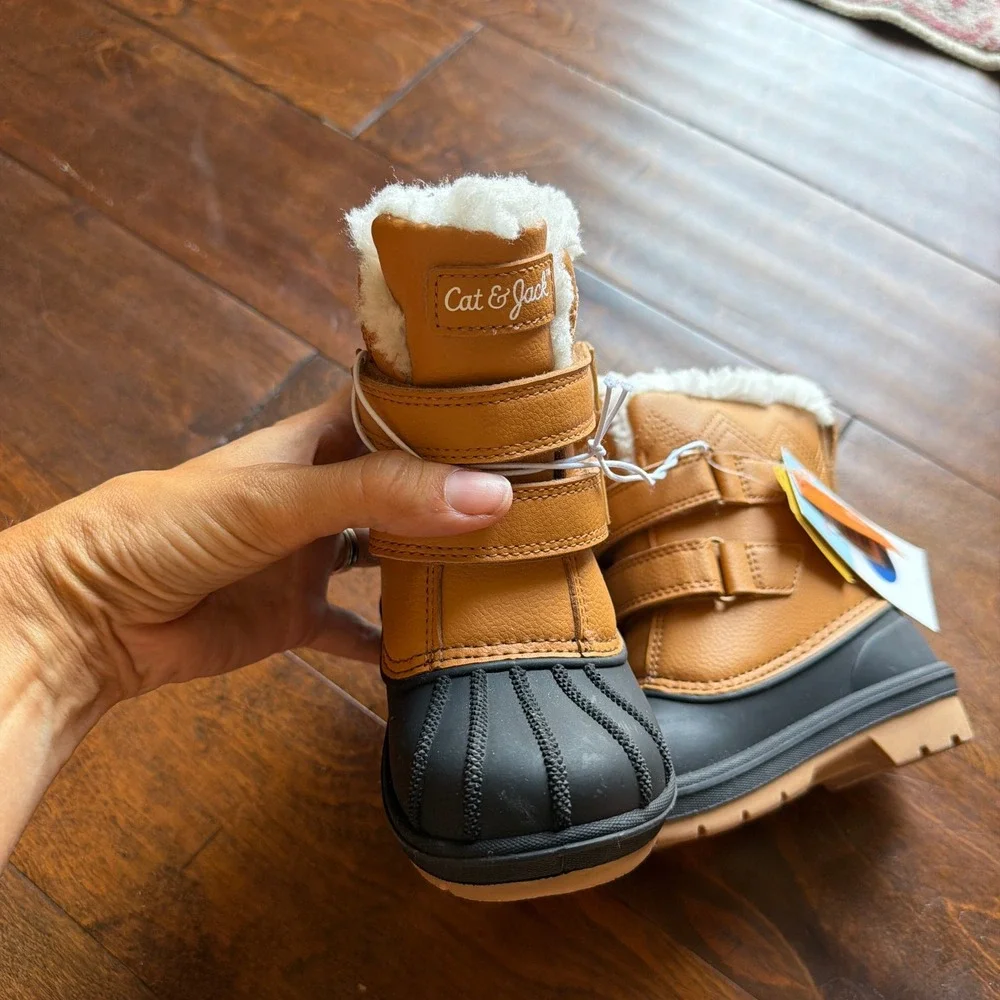Cat & Jack Denver Tan Waterproof Snow Boots Faux Fur Trim Toddler Size 7 NEW